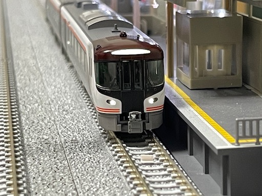 JR HC85系ハイブリッド車 入線レビュー！ - 遅咲き鉄道模型の道